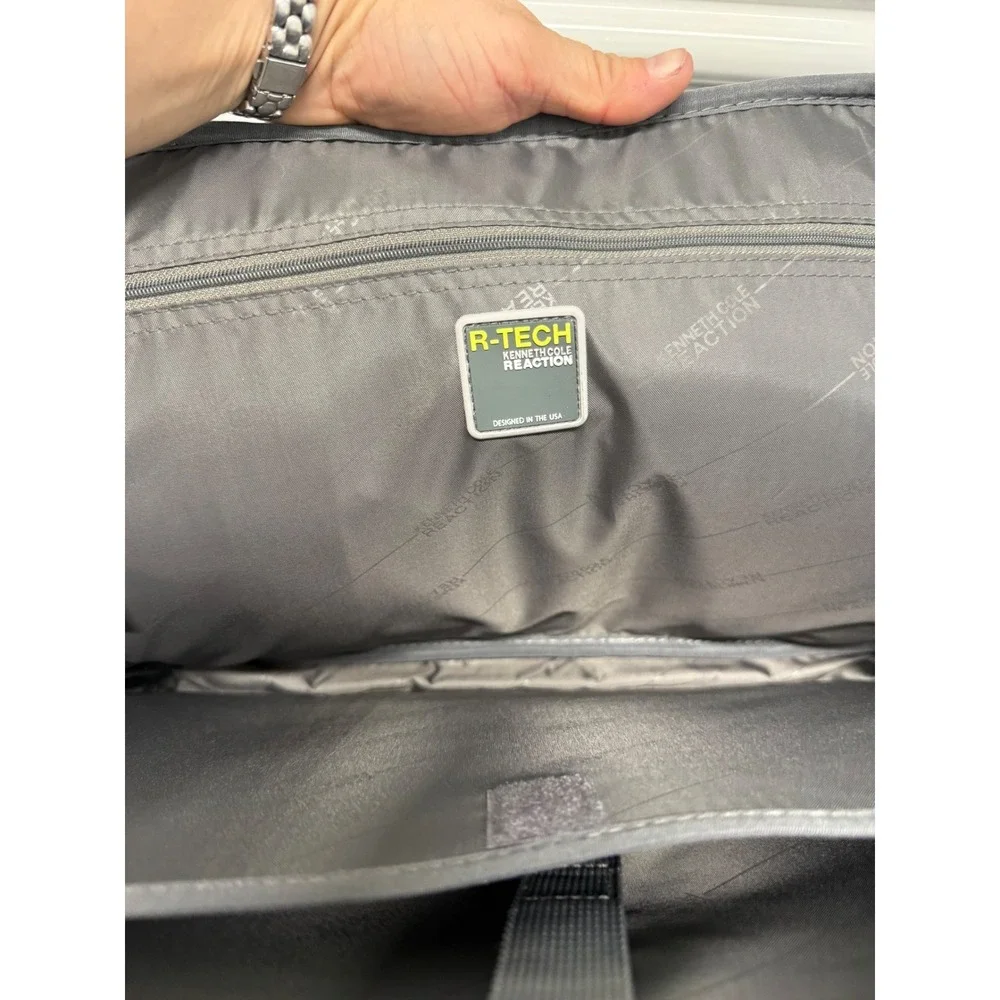 Kenneth Cole Reaction R-Tech Black Laptop Briefcase Messenger Bag Tablet Pocket